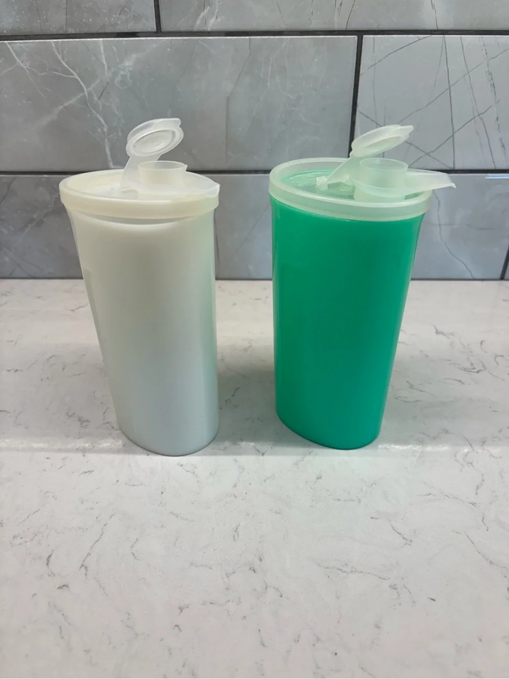 Vintage Tupperware Sweet Saver Dispenser 640 Lot of 2 Drip Free Pour Lids